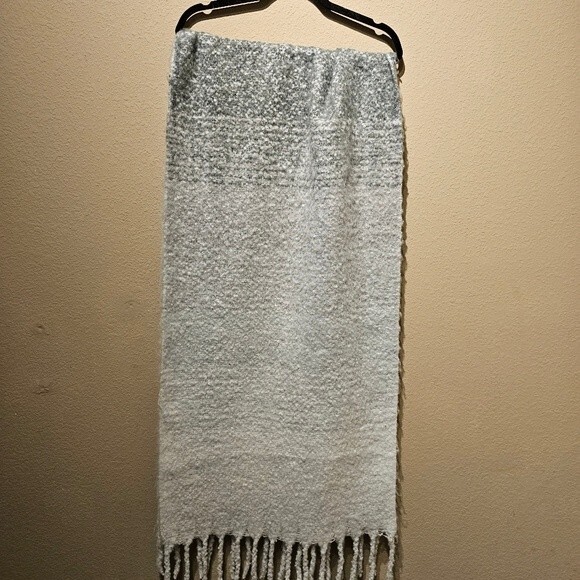 Anthropologie x Mer Sea Ombre Fringe Blanket Oversized Scarf Gray - Picture 6 of 8